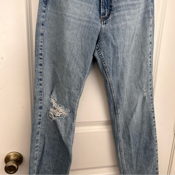 Silver Frisco straight minimal distressed light wash jeans - Picture 4 of 9